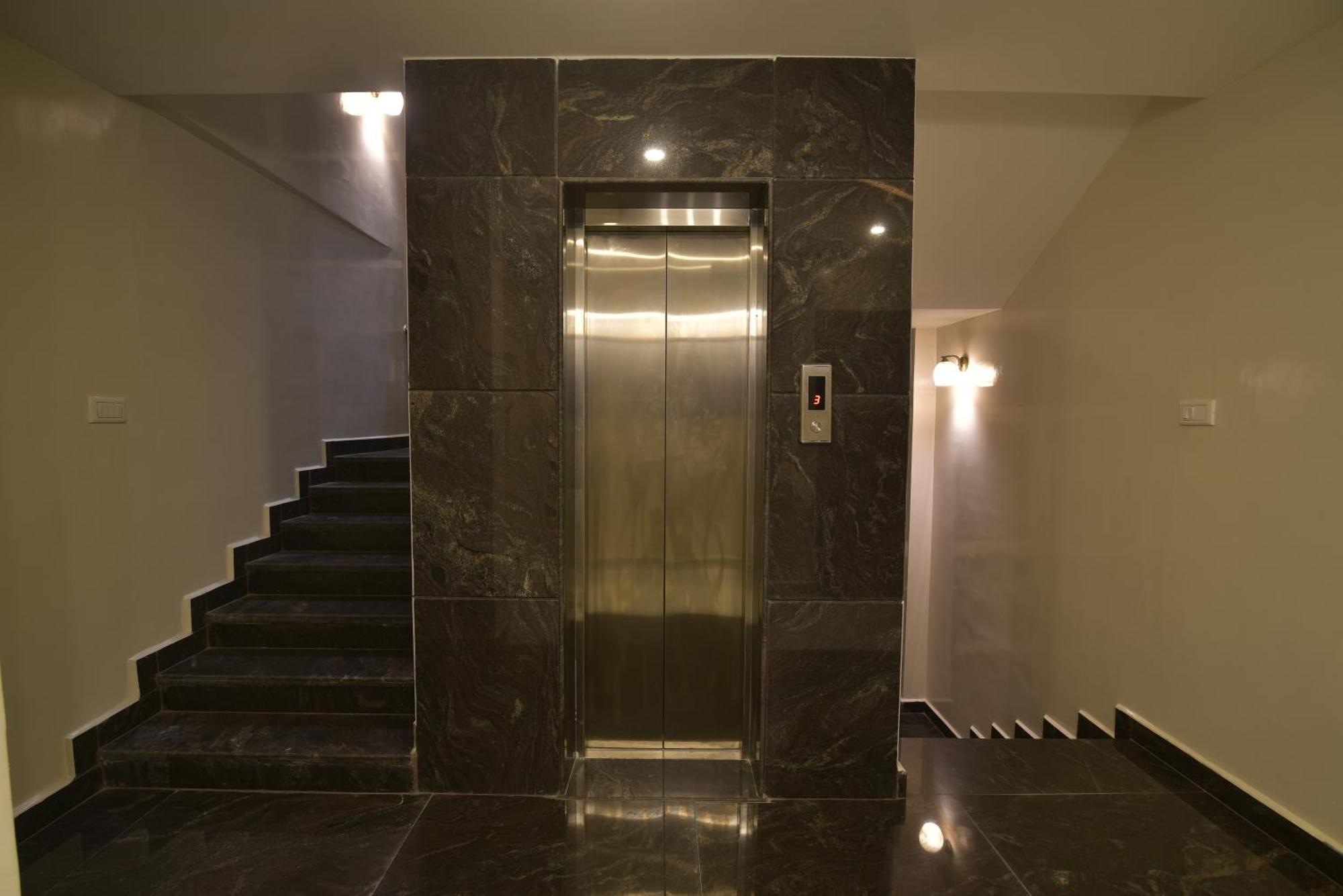 Address 24 Inn Bangalore Dış mekan fotoğraf